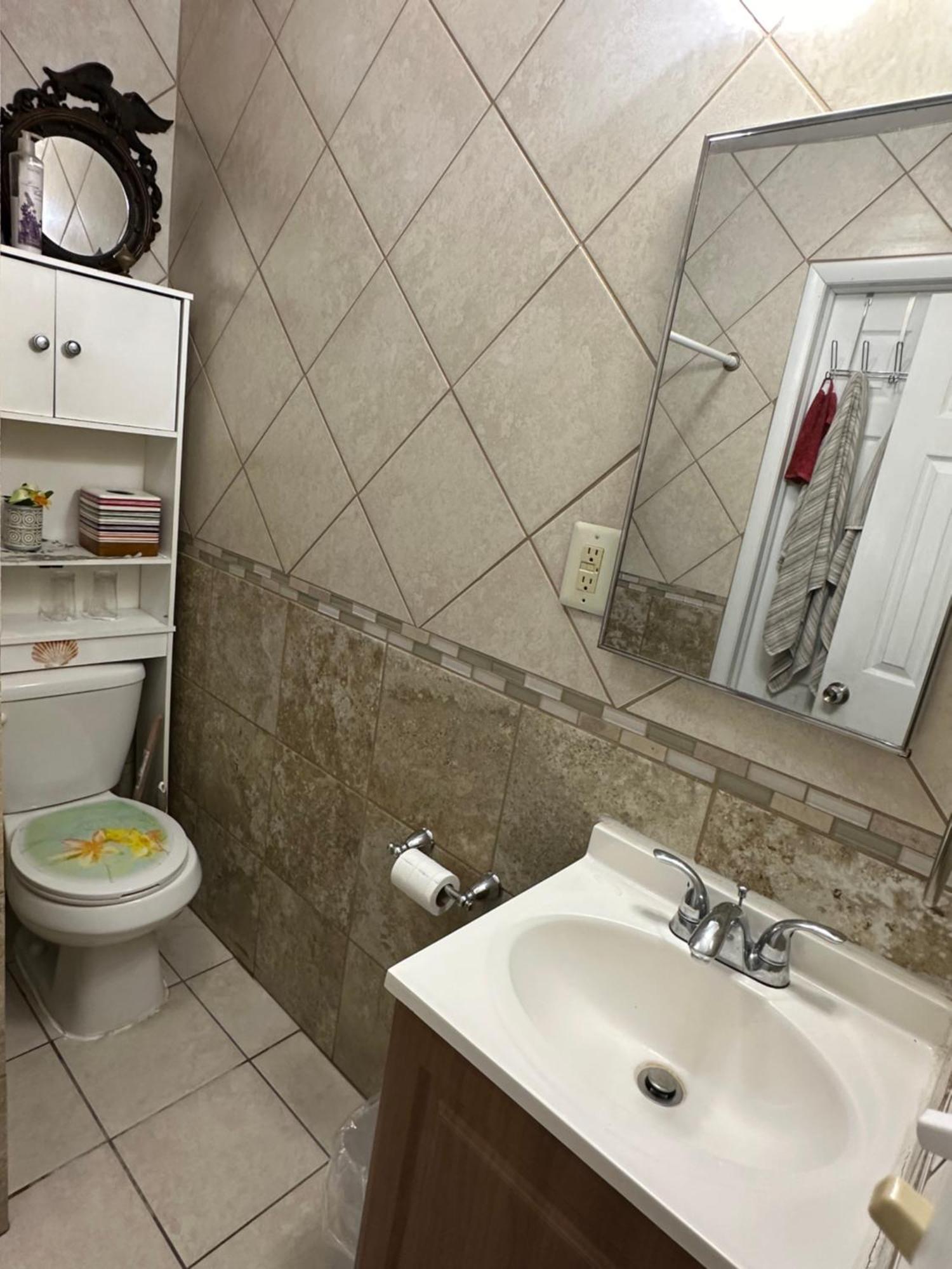 Full Bed Near Temple And Center * Philadelphia