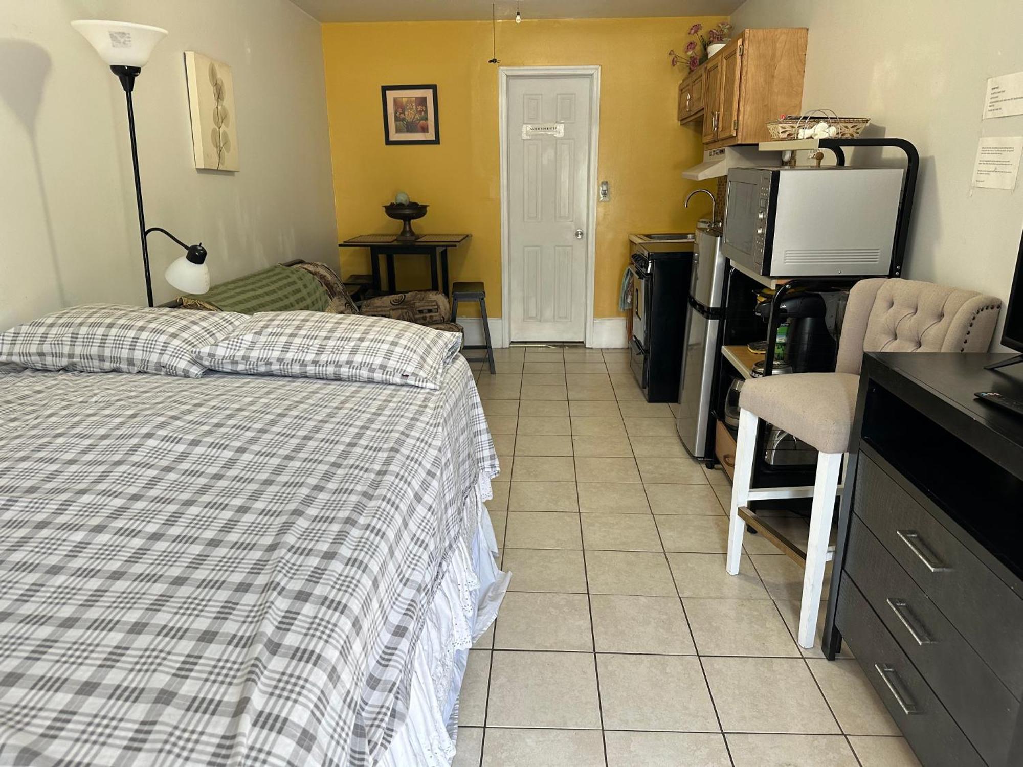 Apartment Full Bed Near Temple And Center *